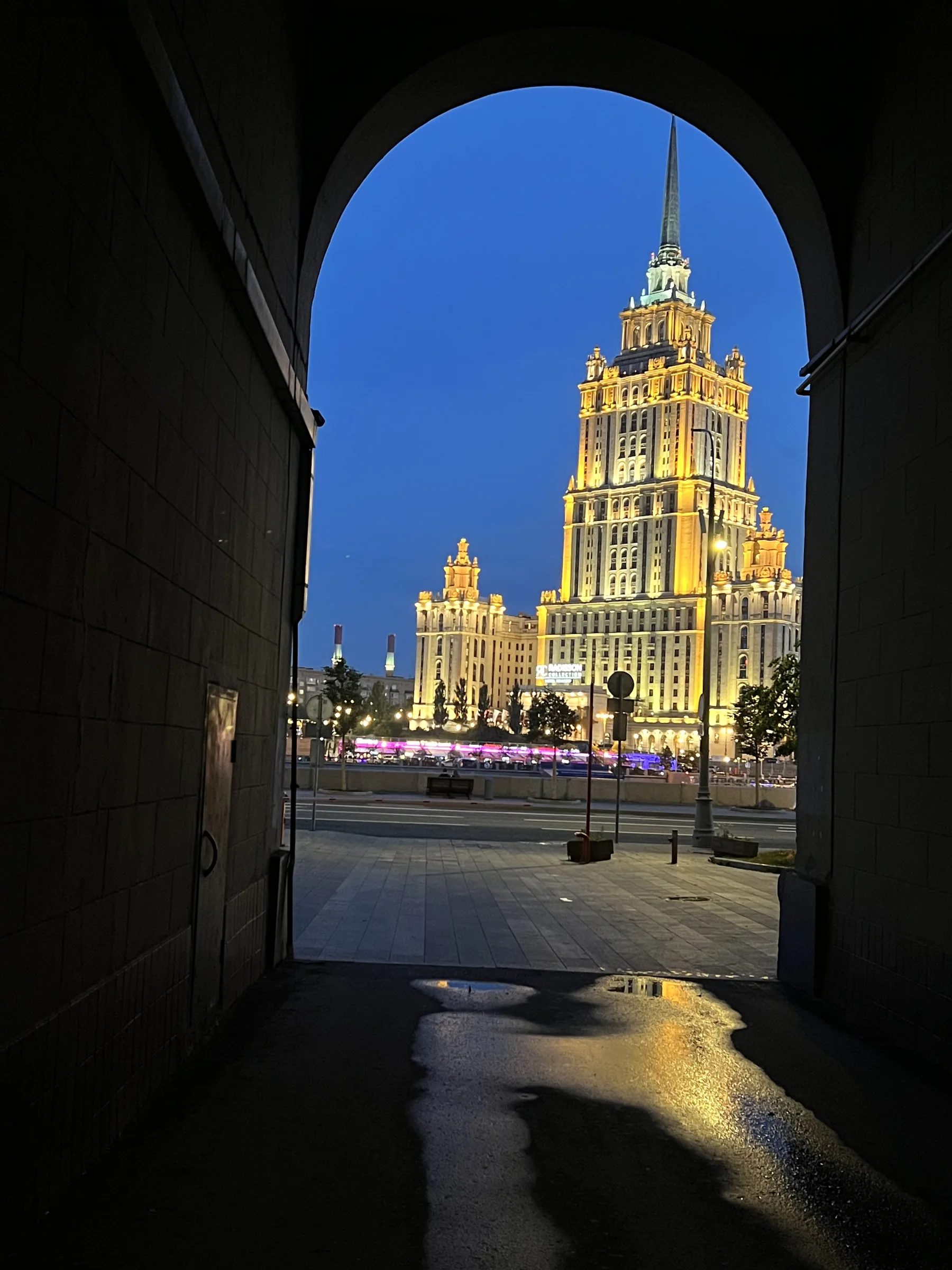 Moscow skyline beneath a glowing summer evening sky. Photo: Vlad Lario.