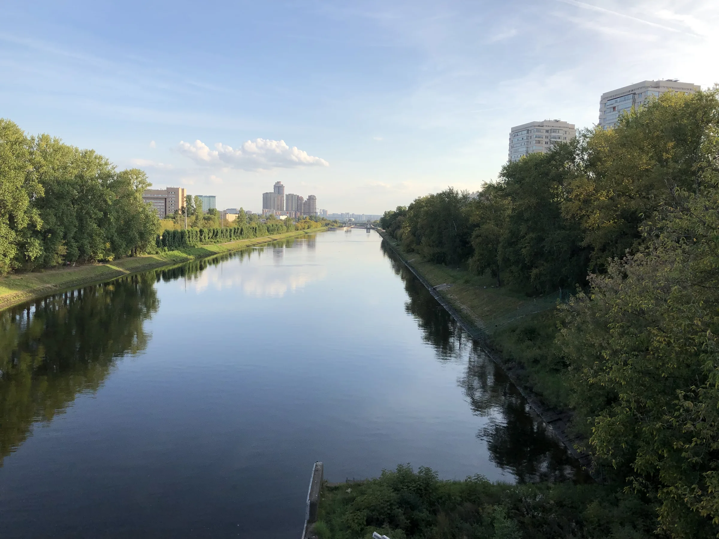 Panoramic Moscow River and city skyline. Photo: Vlad Lario.